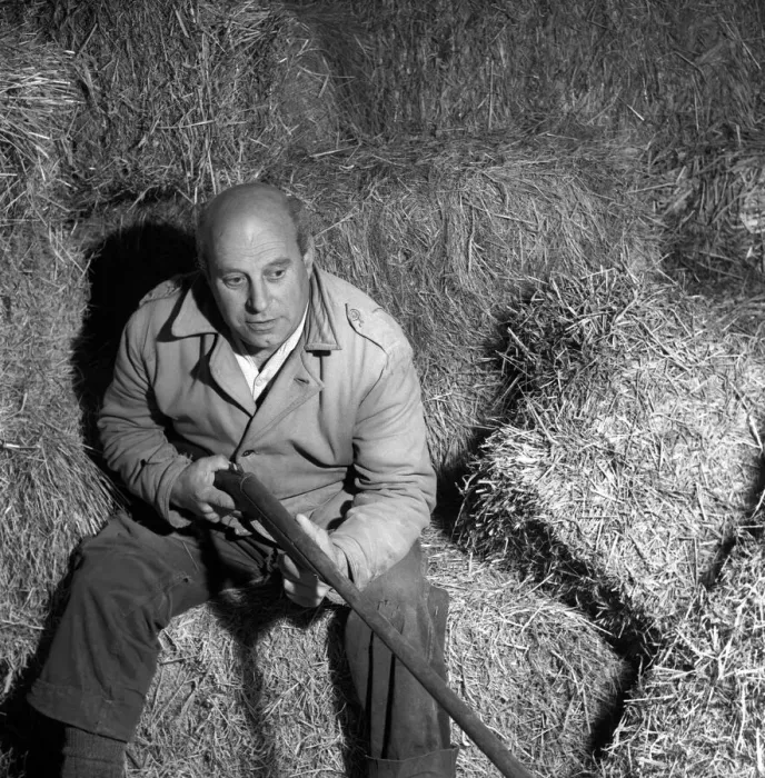 Framed Print : Man with Shotgun: Gerald Hall marksman seen here track down the Godalming Puma