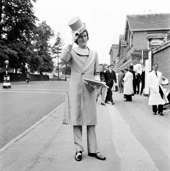 Man tipping hsi hat on the first day of Royal Ascot June 1970 70-05824-002