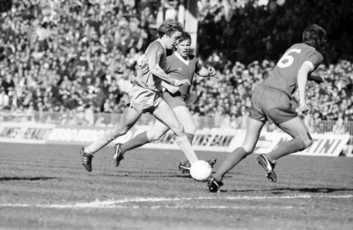 Framed Print : Manchester City 0 v. Liverpool 5. April 1982 MF06-25-042 Local Caption Division 1