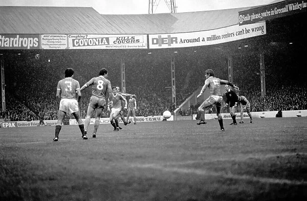 Manchester City 0 v. Notts Forest 0. Division 1 Football October 1981 MF04-07-020