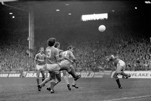 Manchester City 0 v. Notts Forest 0. Division 1 Football October 1981 MF04-07-045