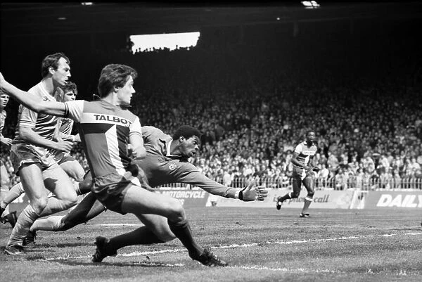 Manchester City 1 v. Coventry 3. May 1982 MF07-05-106