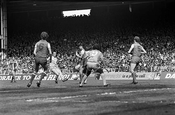 Manchester City 1 v. Coventry 3. May 1982 MF07-05-089