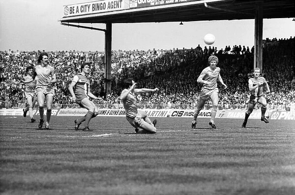 Manchester City 1 v. Coventry 3. May 1982 MF07-05-109