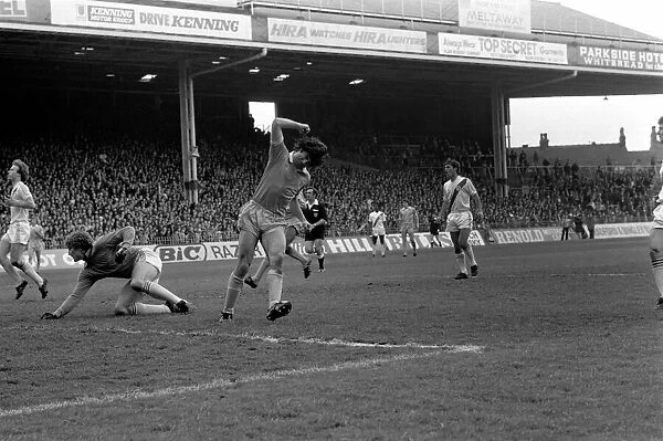 Manchester City 1 v. Crystal Palace 1. Division One Football. May 1981 MF02-28-007