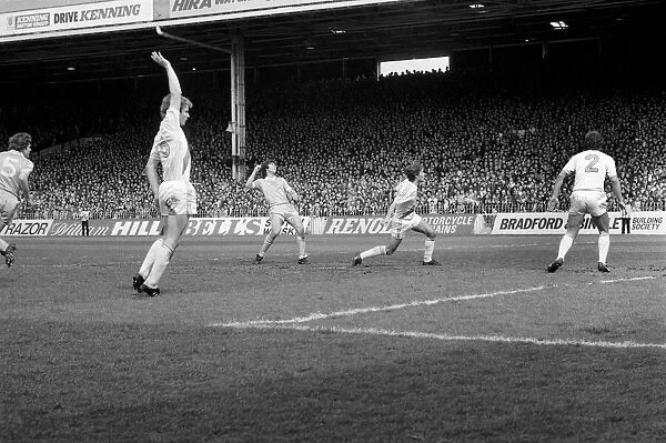 Manchester City 1 v. Crystal Palace 1. Division One Football. May 1981 MF02-28-031