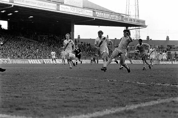 Manchester City 1 v. Crystal Palace 1. Division One Football. May 1981 MF02-28-068