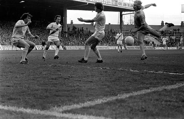 Manchester City 1 v. Crystal Palace 1. Division One Football. May 1981 MF02-28-057