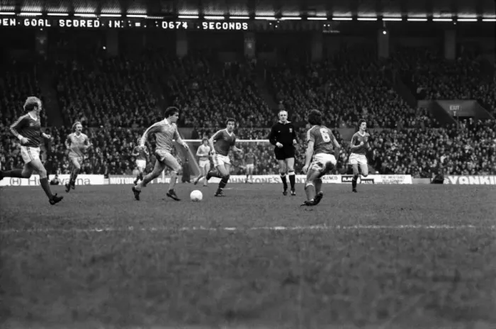 Framed Print : Manchester City 1 v. Nottingham Forest 1. Febuary 1981 MF01-24-057