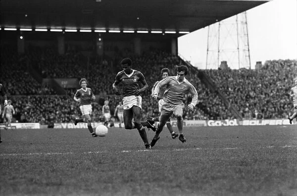 Manchester City 1 v. Nottingham Forest 1. Febuary 1981 MF01-24