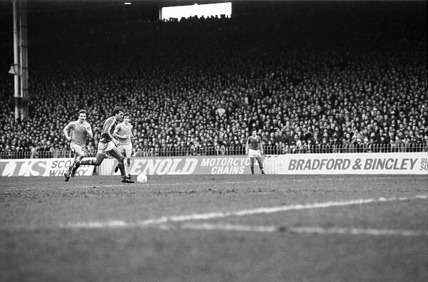Manchester City 1 v. Nottingham Forest 1. Febuary 1981 MF01-24-060