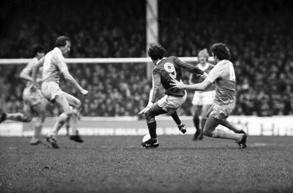 Manchester City 1 v. Nottingham Forest 1. Febuary 1981 MF01-24-008