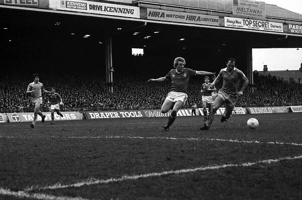 Manchester City 1 v. Nottingham Forest 1. Febuary 1981 MF01-24-033