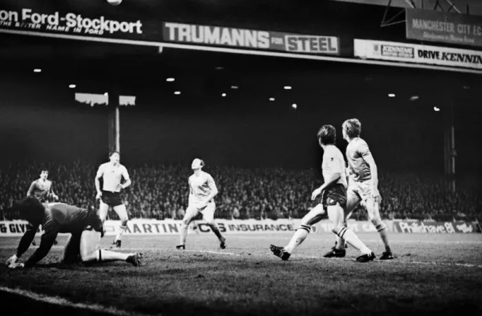 Framed Print : Manchester City 4 v. Swansea 0. November 1981 MF04-01-056 Framed Print : Manchester City 4 v. Swansea 0. November 1981 MF04-01-056