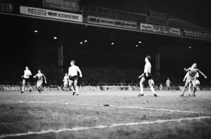 Framed Print : Manchester City 4 v. Swansea 0. November 1981 MF04-01-052 Framed Print : Manchester City 4 v. Swansea 0. November 1981 MF04-01-052