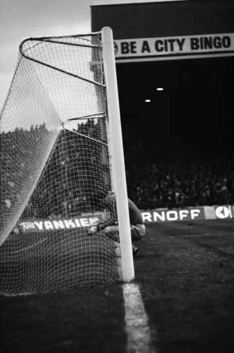 Framed Print : Manchester City 4 v. Swansea 0. November 1981 MF04-01-026