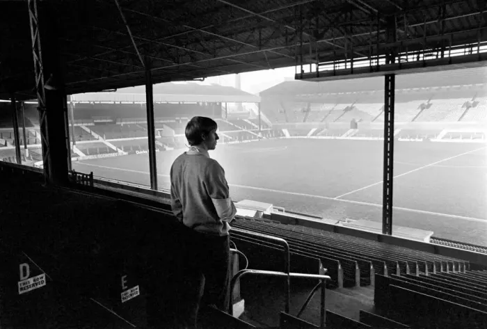Framed Print : Manchester City player Colin Bell unfit for the big derby match with Manchester United