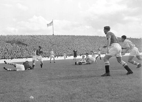 Manchester City v Chelsea Division One 1954  /  55. Chelsea