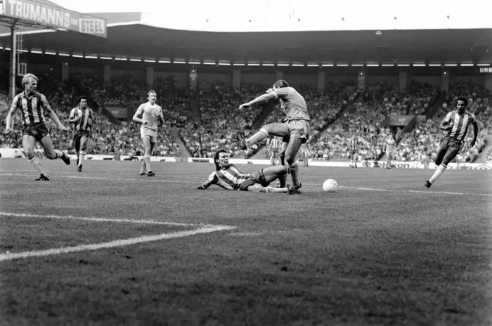 Framed Print : Manchester City v. West Bromwich Albion. August 1981 MF03-07-037 Framed Print : Manchester City v. West Bromwich Albion. August 1981 MF03-07-037