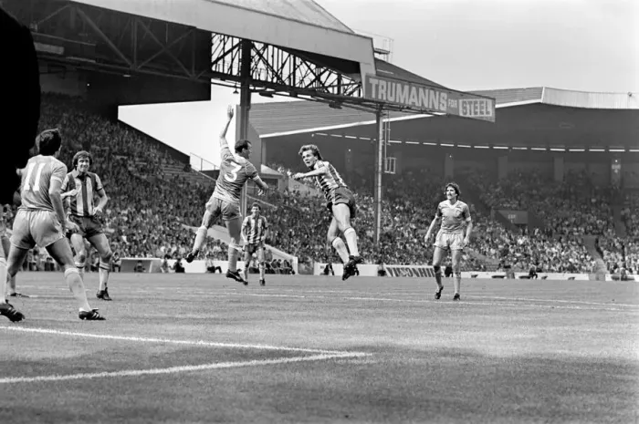 Framed Print : Manchester City v. West Bromwich Albion. August 1981 MF03-07-005 Framed Print : Manchester City v. West Bromwich Albion. August 1981 MF03-07-005
