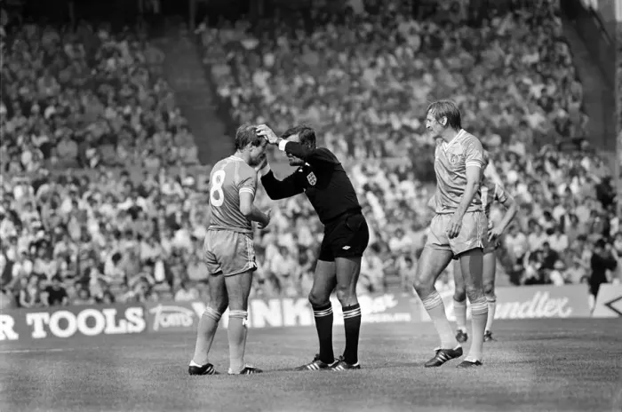 Framed Print : Manchester City v. West Bromwich Albion. August 1981 MF03-07-051 Framed Print : Manchester City v. West Bromwich Albion. August 1981 MF03-07-051