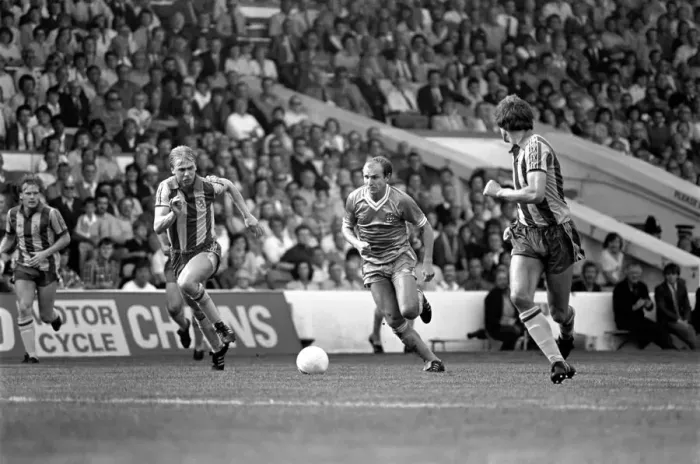 Framed Print : Manchester City v. West Bromwich Albion. August 1981 MF03-07-036 Framed Print : Manchester City v. West Bromwich Albion. August 1981 MF03-07-036