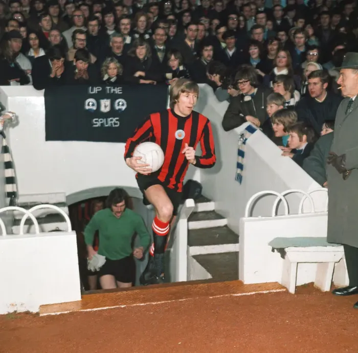 Framed Print : Manchester Citys Colin Bell seen here running out at the start of the match against Framed Print : Manchester Citys Colin Bell seen here running out at the start of the match against