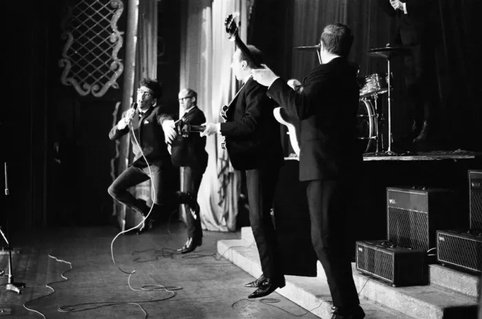Framed Print : Manchester pop group Freddie and the Dreamers performing on stage at the Britannia