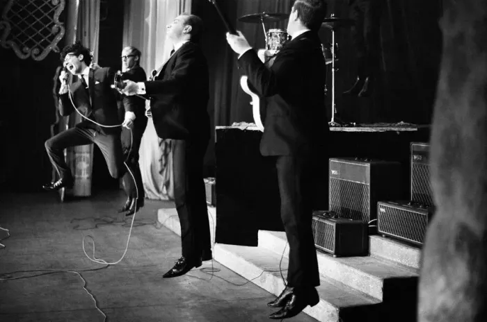 Framed Print : Manchester pop group Freddie and the Dreamers performing on stage at the Britannia