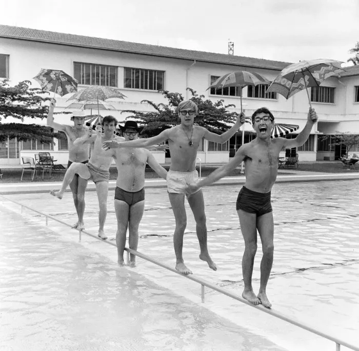 Framed Print : Manchester pop group Freddie and the Dreamers pictured in Singapore during their world
