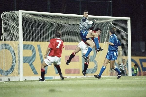 Manchester United 0 - 3 Everton, Premier League match at Old Trafford. Neville Southall