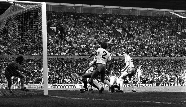 Manchester United 0 v. West Ham 0. April 1984 MF15-08-051