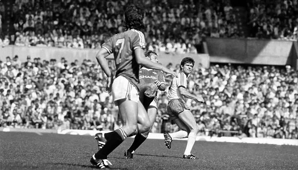 Manchester United 0 v. West Ham 0. April 1984 MF15-08-029