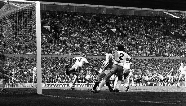 Manchester United 0 v. West Ham 0. April 1984 MF15-08-052