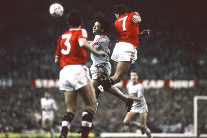 Framed Print : Manchester United 1-1 Liverpool, League match at Old Trafford, Sunday 15th November 1987 Framed Print : Manchester United 1-1 Liverpool, League match at Old Trafford, Sunday 15th November 1987