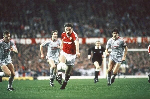 Manchester United 1-1 Liverpool, League match at Old Trafford, Sunday 15th November 1987