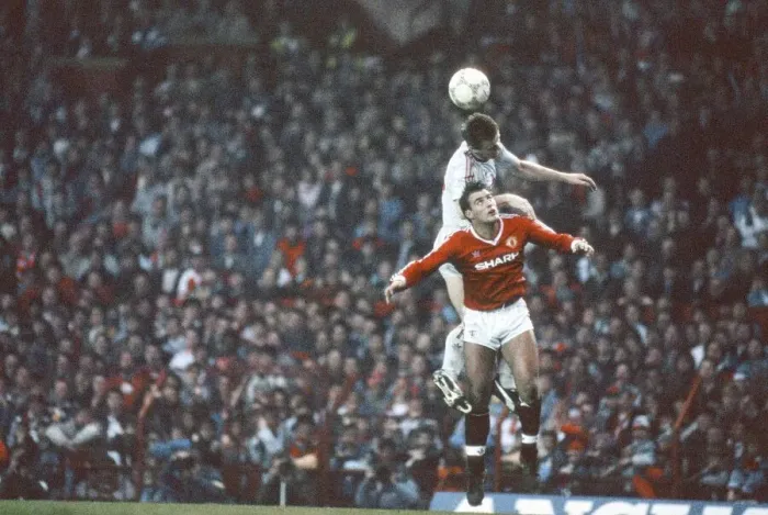 Framed Print : Manchester United 1-1 Liverpool, League match at Old Trafford, Sunday 15th November 1987 Framed Print : Manchester United 1-1 Liverpool, League match at Old Trafford, Sunday 15th November 1987