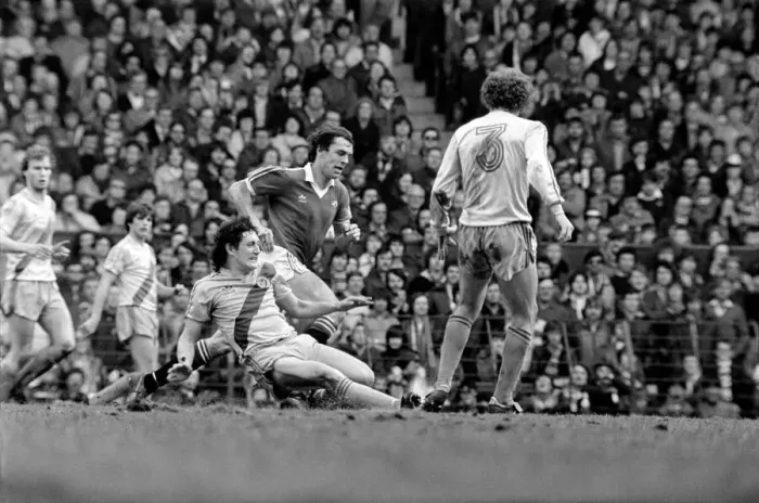 Framed Print : Manchester United 1 v. Crystal Palace 0. Division One Football. April 1981 MF02-12-054 Framed Print : Manchester United 1 v. Crystal Palace 0. Division One Football. April 1981 MF02-12-054