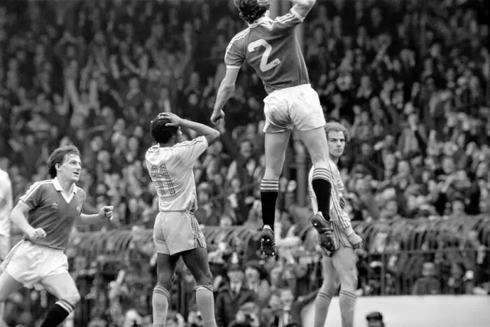 Framed Print : Manchester United 1 v. Crystal Palace 0. Division One Football. April 1981 MF02-12-068 Framed Print : Manchester United 1 v. Crystal Palace 0. Division One Football. April 1981 MF02-12-068