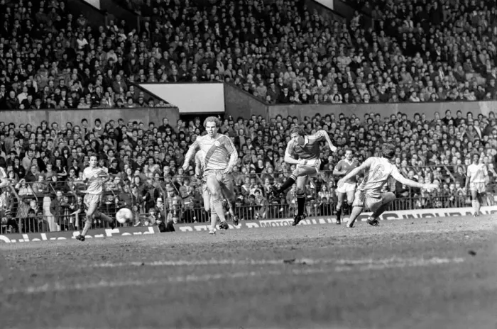 Framed Print : Manchester United 1 v. Crystal Palace 0. Division One Football. April 1981 MF02-12-010 Framed Print : Manchester United 1 v. Crystal Palace 0. Division One Football. April 1981 MF02-12-010