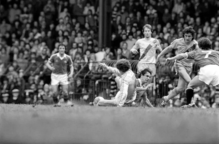 Framed Print : Manchester United 1 v. Crystal Palace 0. Division One Football. April 1981 MF02-12-044