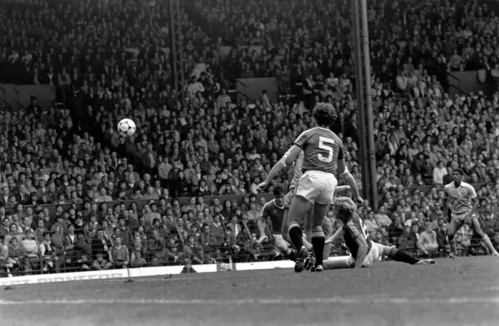 Framed Print : Manchester United 1 v. Stoke 0. October 1982 MF08-01-018