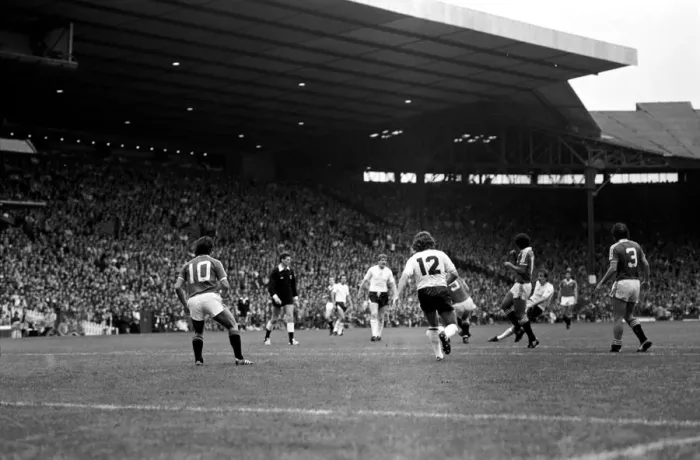 Framed Print : Manchester United 1 v. Swansea 0. Division 1 Football. September 1981 MF03-20 19 / 09 / 1981 Framed Print : Manchester United 1 v. Swansea 0. Division 1 Football. September 1981 MF03-20 19 / 09 / 1981