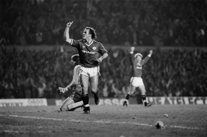 Framed Print : Manchester United 2-0 Arsenal, Old Division One, Old Trafford, January 24th 1987 Framed Print : Manchester United 2-0 Arsenal, Old Division One, Old Trafford, January 24th 1987