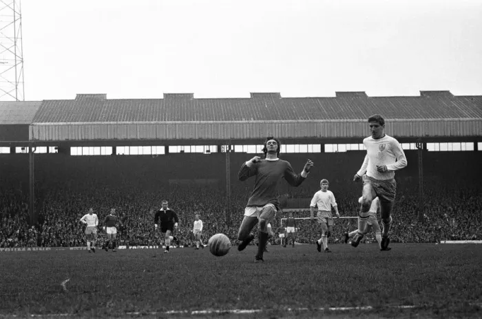 Framed Print : Manchester United 2-0 Burnley, Division One league match at Old Trafford