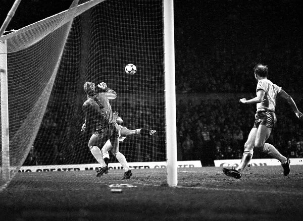 Manchester United 2 v. Norwich 0. December 1984 MF18-19-029