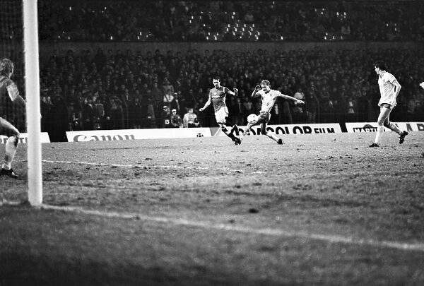Manchester United 2 v. Norwich 0. December 1984 MF18-19-020