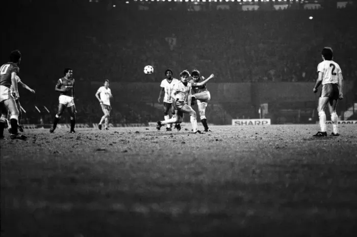 Framed Print : Manchester United 2 v. Norwich 0. December 1984 MF18-19-034 Framed Print : Manchester United 2 v. Norwich 0. December 1984 MF18-19-034