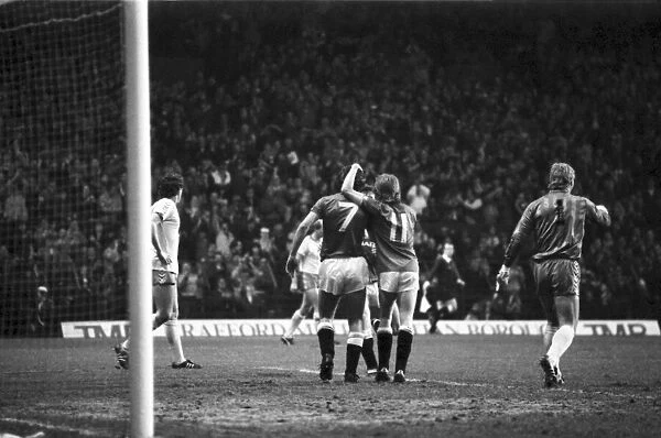 Manchester United 2 v. Norwich 0. December 1984 MF18-19-040
