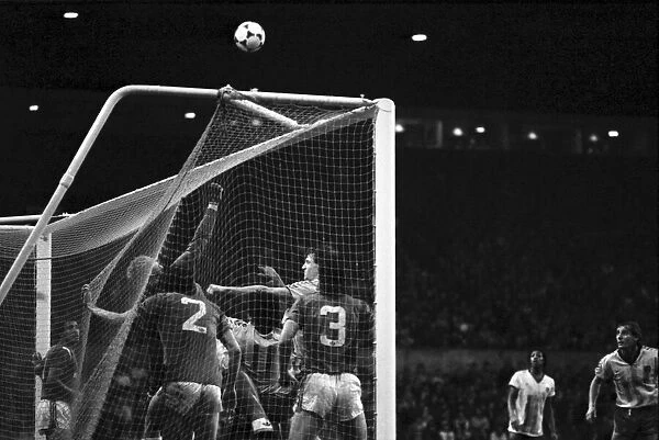 Manchester United 2 v. Norwich 0. December 1984 MF18-19-008